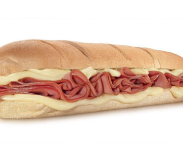 Subway lança sanduíche de mortadela em homenagem a São Paulo