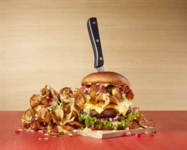 Dia Mundial do Hambúrguer: time Vogue prova burguers em SP